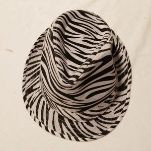 Black & white hat